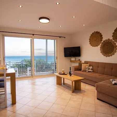 Casa de Férias The Island House - Family Size - Overlooking The Aegean - 3 Steps From The